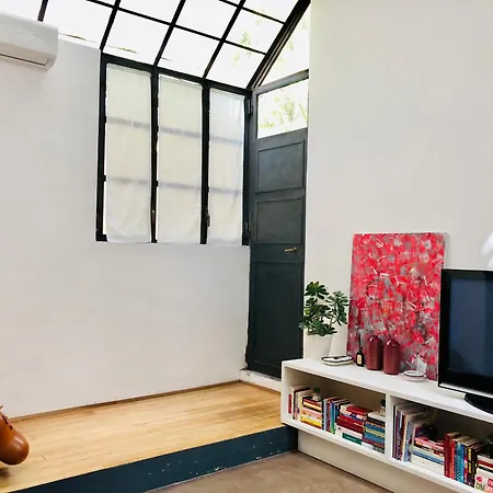 Stylish Duplex With Private Terrace Apartmán